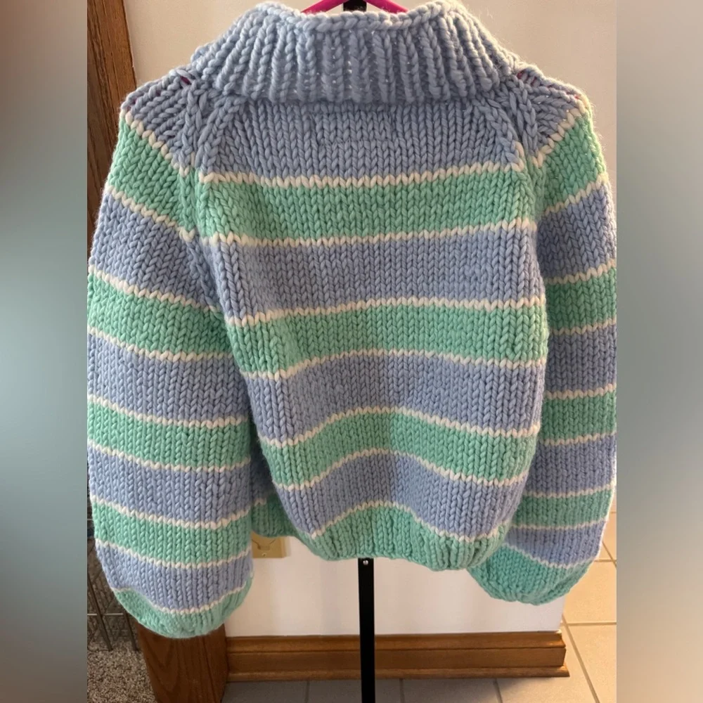 NIB Women’s O/S GOGO Sweaters Stripe Pullover Opal/Blue Bird/Snow - Picture 6 of 11